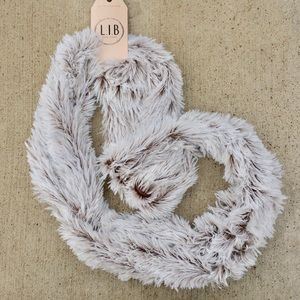 NWT LIB New York Soft Scarf